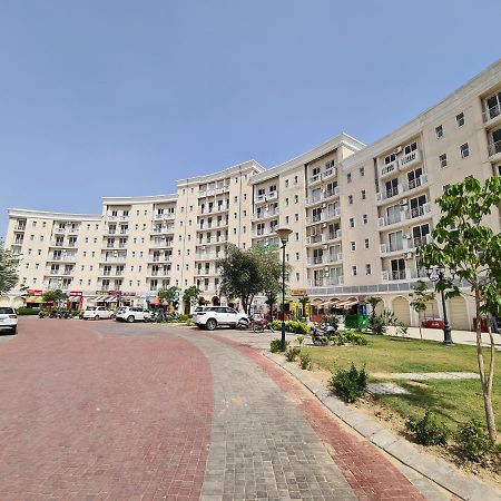 فندق Vrindāvanفي  Lord Krishna Palace المظهر الخارجي الصورة