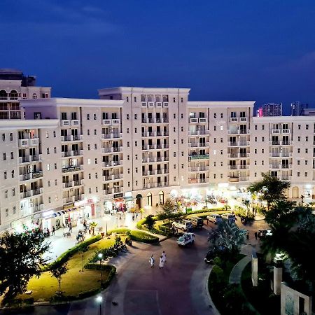 فندق Vrindāvanفي  Lord Krishna Palace المظهر الخارجي الصورة